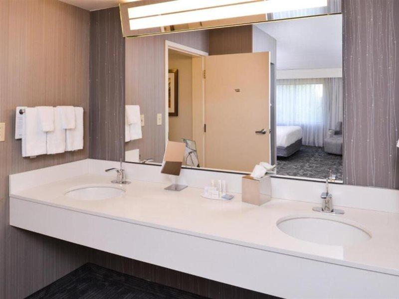מלון Courtyard By Marriott Charlotte גסטוניה מראה חיצוני תמונה