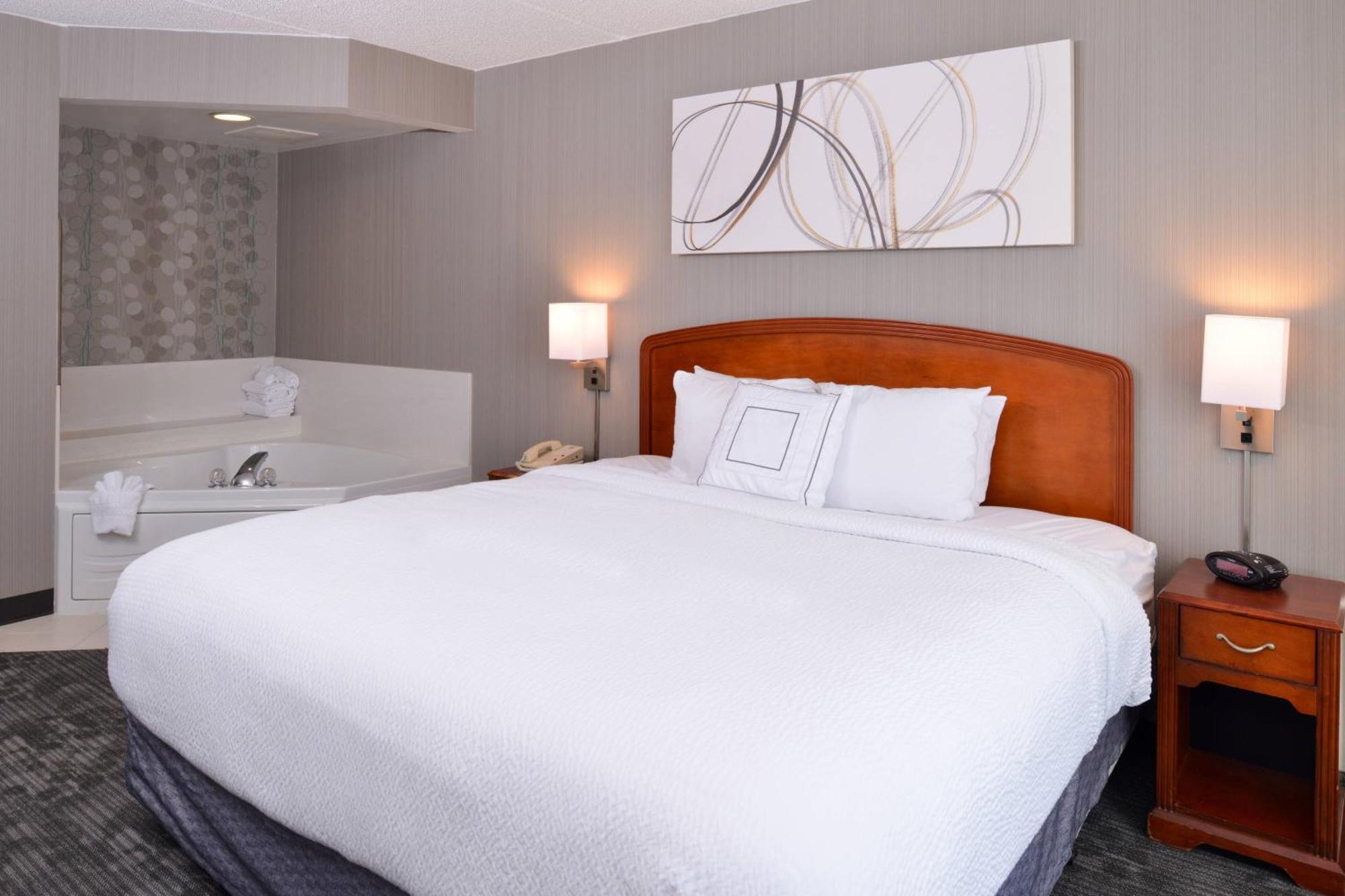 מלון Courtyard By Marriott Charlotte גסטוניה מראה חיצוני תמונה