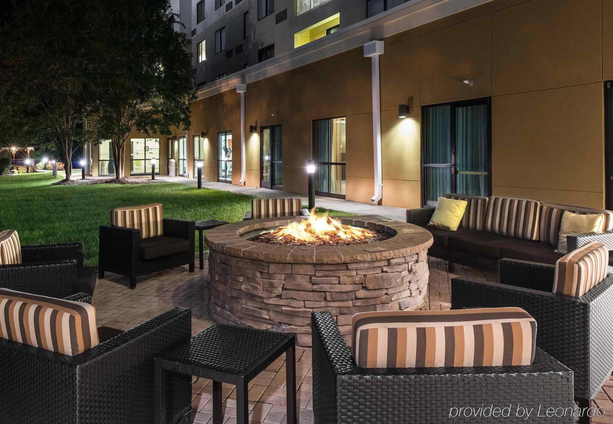 מלון Courtyard By Marriott Charlotte גסטוניה מראה חיצוני תמונה